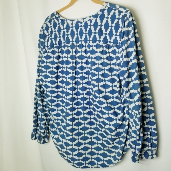 J. Crew Peasant Top Tie Neck Blue White Geometric Design‎ Cotton Size 10 EUC - Picture 2 of 12